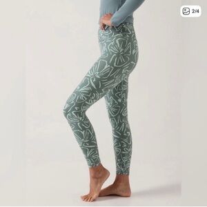 Athleta Elation Textured 7/8 Tight